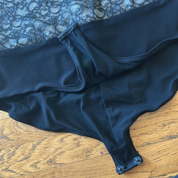 ALICE + OLIVIA Collared Beaded Bodysuit Long Black Lace Top Floral Embroidery M - Picture 8 of 14